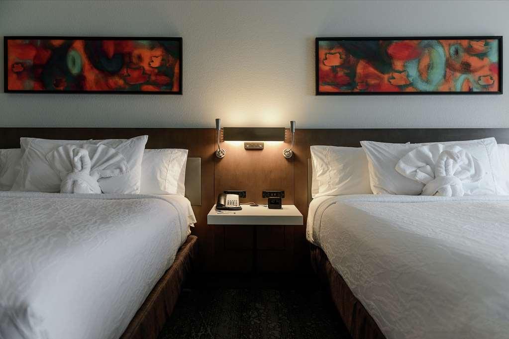 Hilton Garden Inn Louisville Mall Of St. Matthews Rom bilde