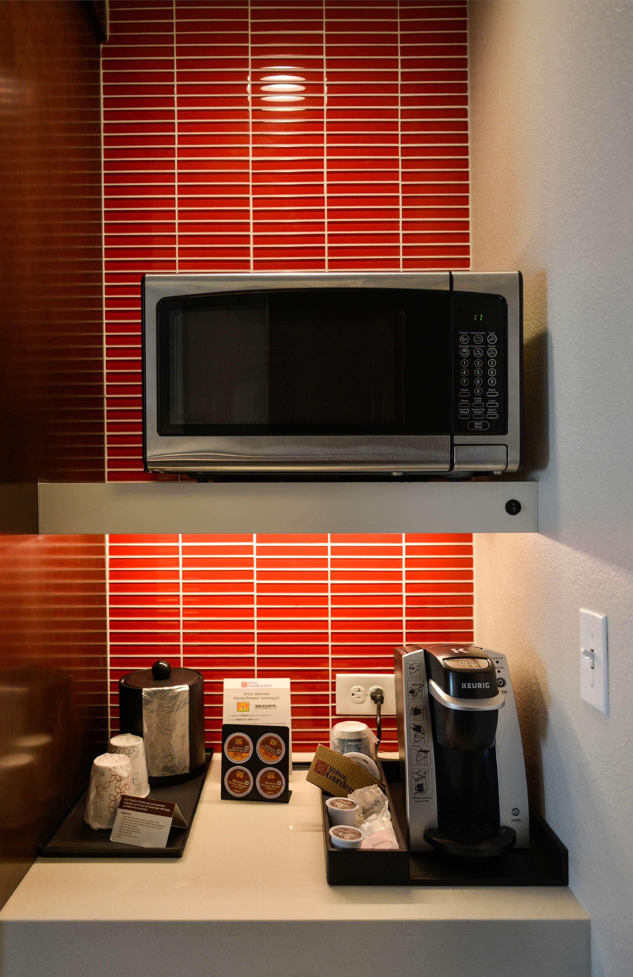 Hilton Garden Inn Louisville Mall Of St. Matthews Eksteriør bilde