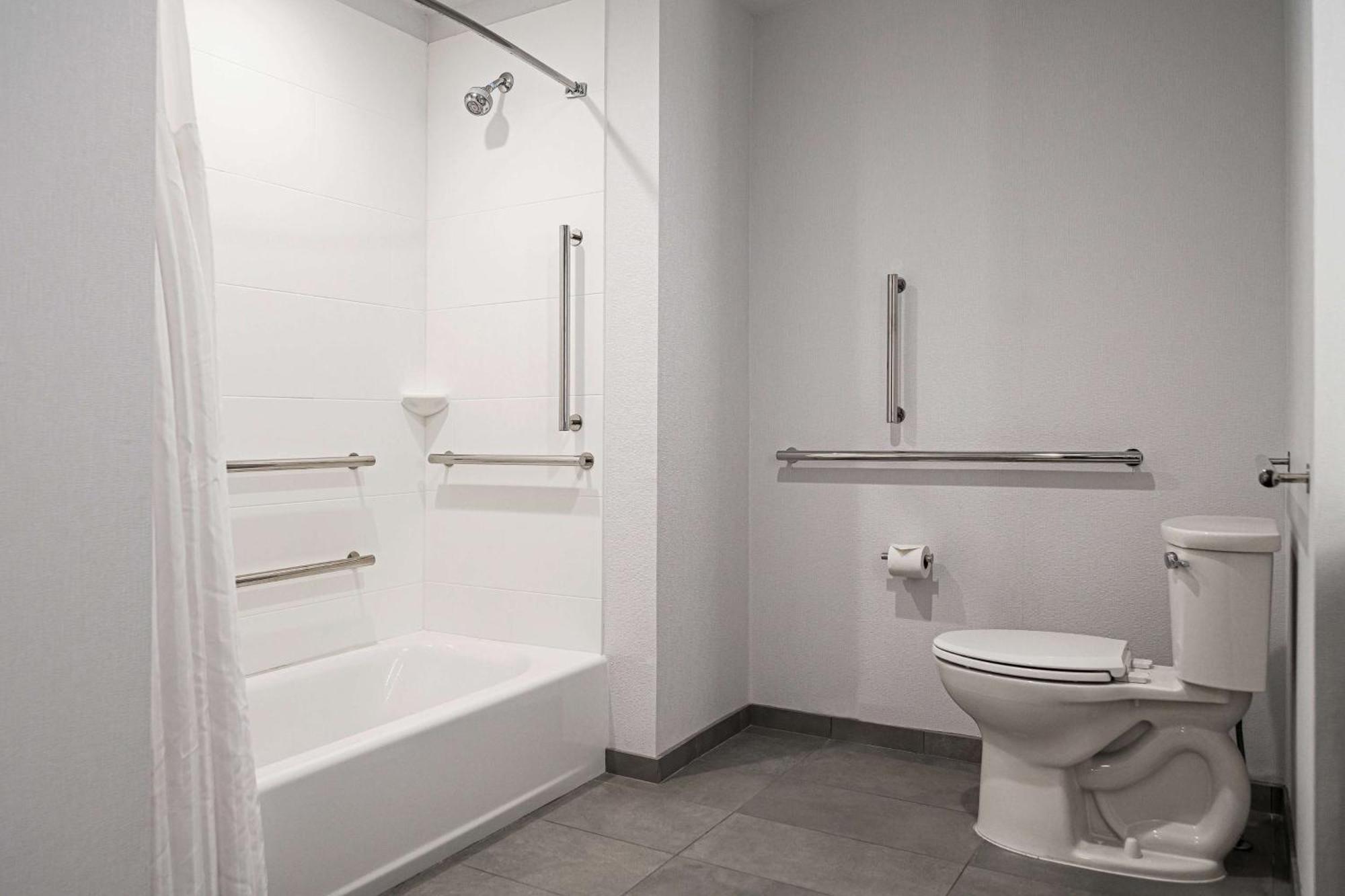 Hilton Garden Inn Louisville Mall Of St. Matthews Eksteriør bilde
